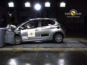 crash-test-peugeot-208